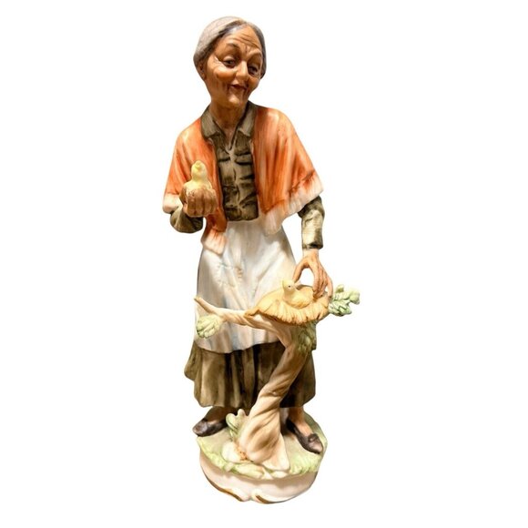 National Potteries Co FIGURINE LITTLE OLD LADY HOLDING BIRD Hand Painted Napcow - Picture 1 of 9